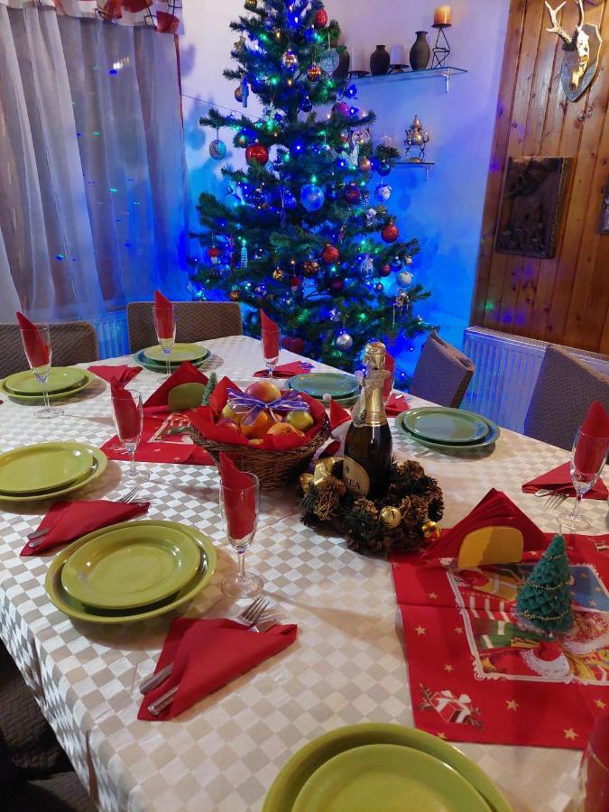 Family House Villa Buşteni Екстериор снимка